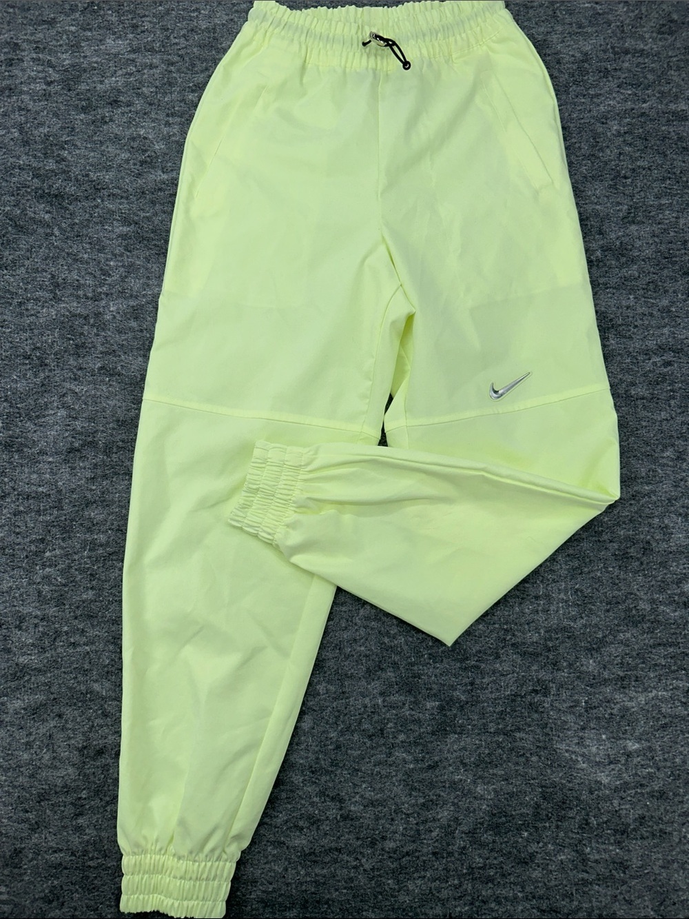 Nike Women's Sportswear Woven Pants in a bright neon green/yellow XS - Picture 4 of 14